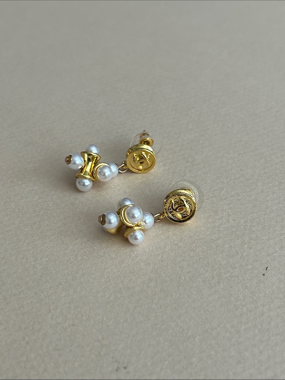 Chanel pearl drop earrings L11